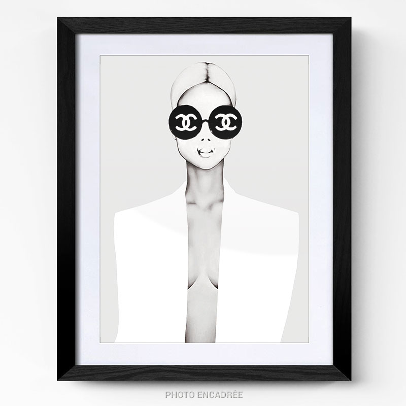 Tableau lunettes femme Chanel cadre photo